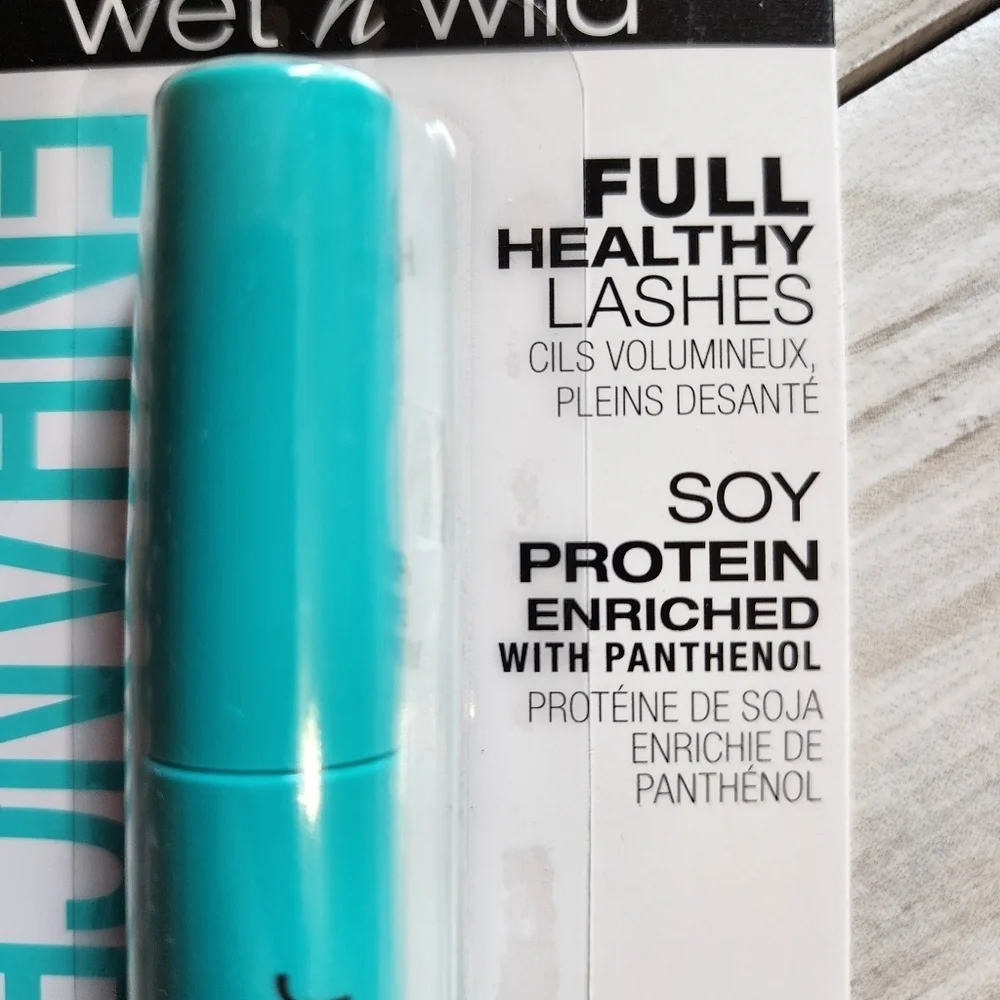 Wet n wild mascara Very Black NWT